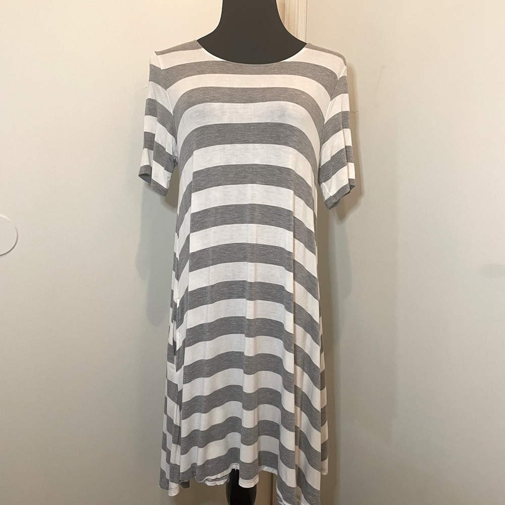 NY&Co t-shirt dress with pockets